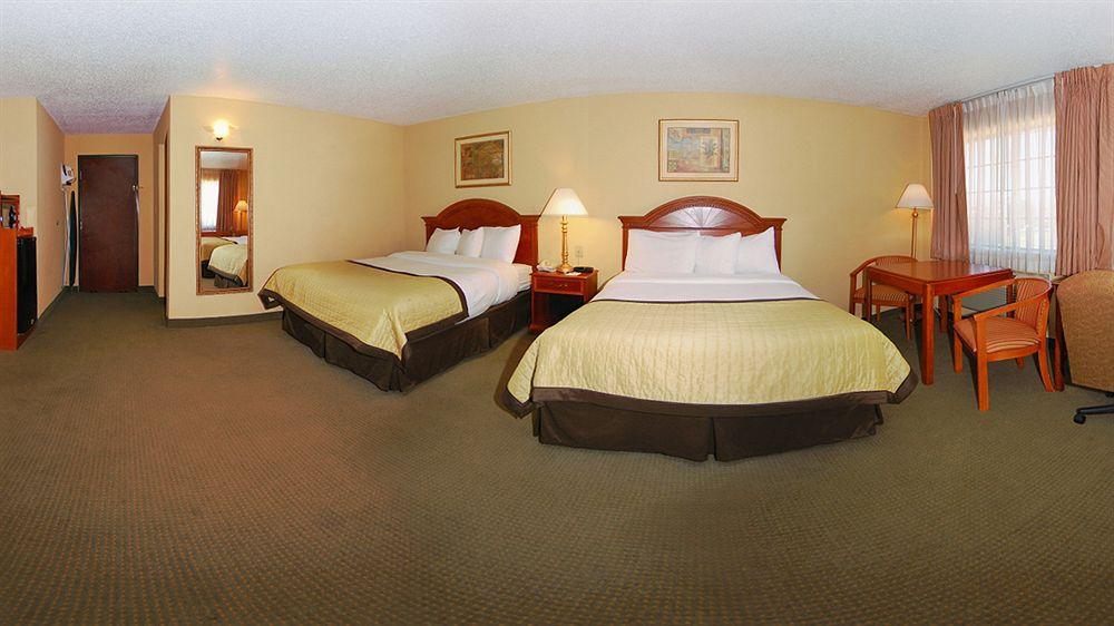 Baymont By Wyndham Airport Hotel 3*