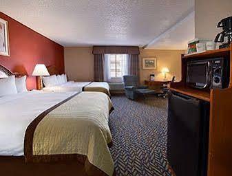 Baymont By Wyndham Airport 3*