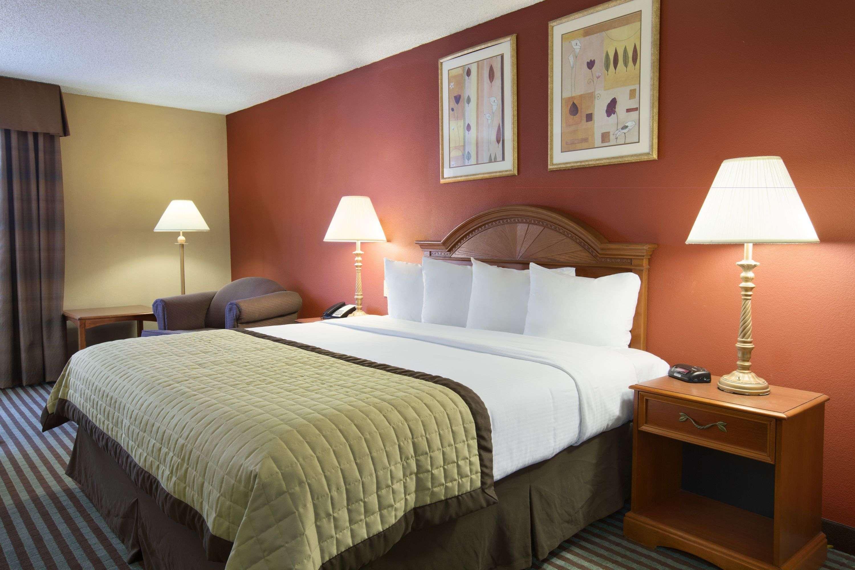 Baymont By Wyndham Airport Oklahoma City