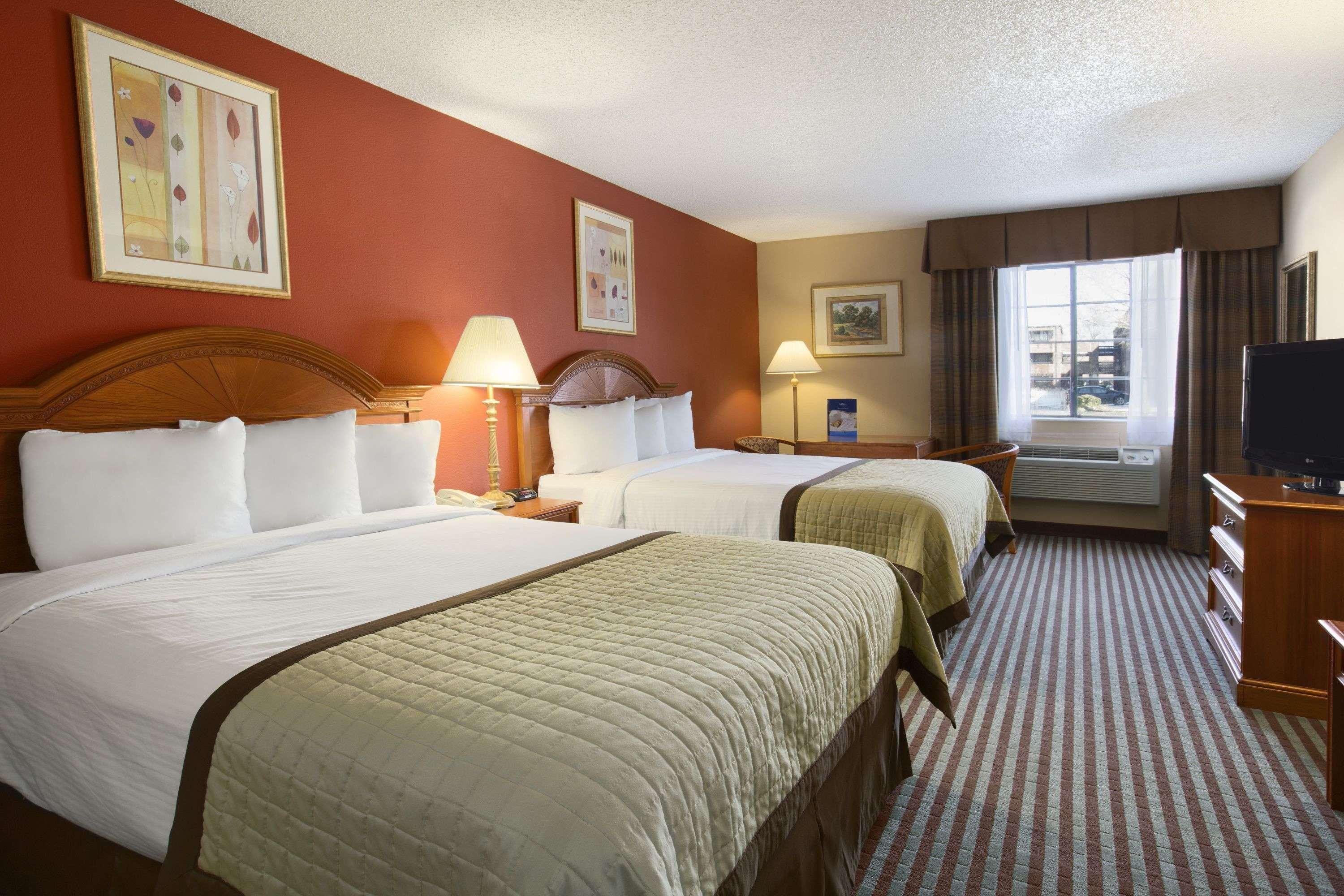 Hotel Baymont By Wyndham Airport