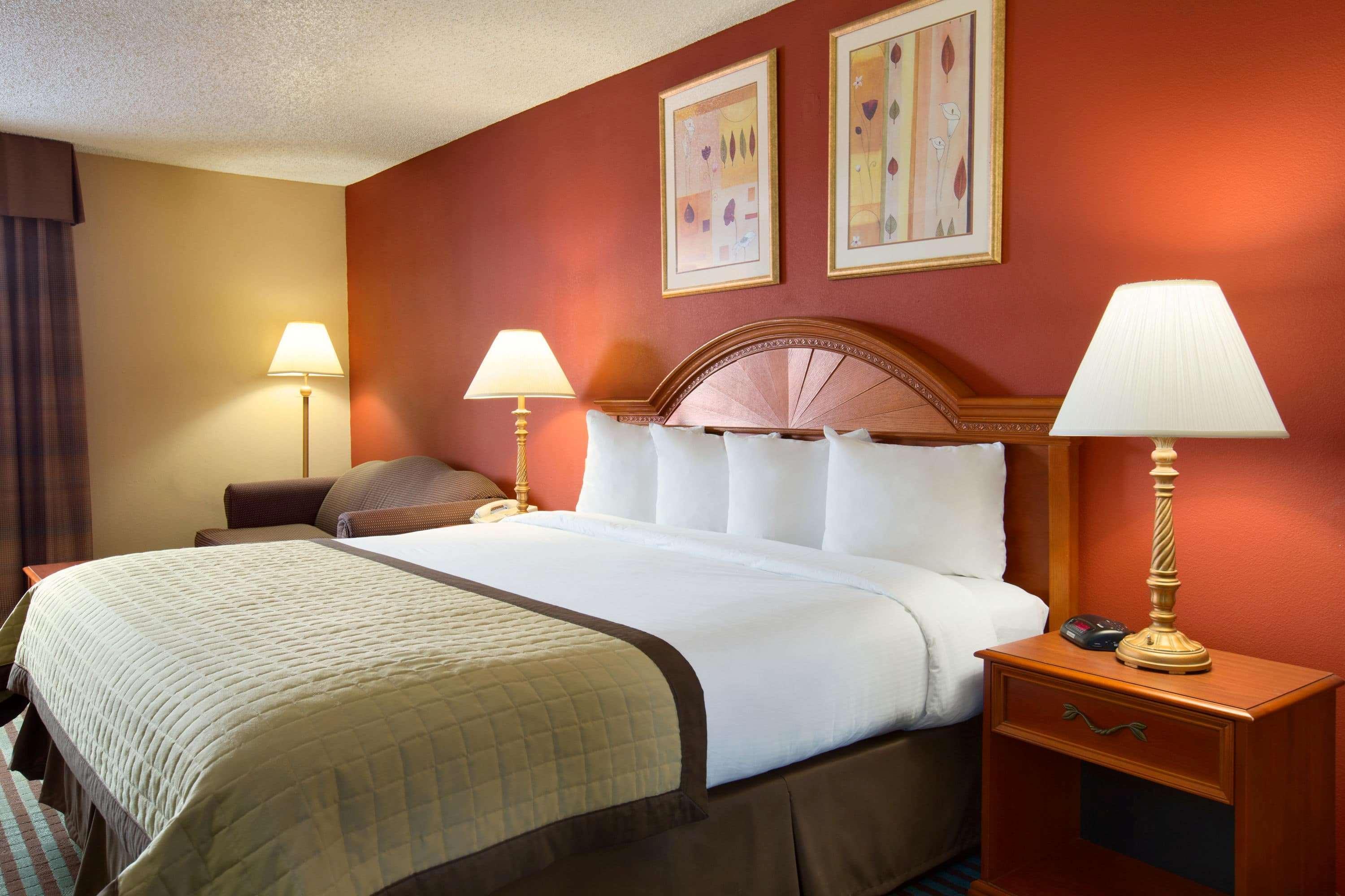 Hotel Baymont By Wyndham Airport Oklahoma City