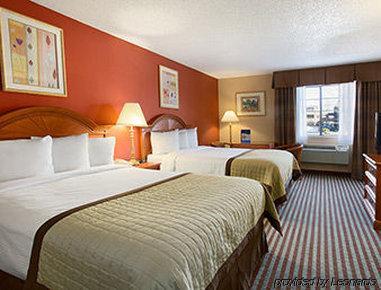 Baymont By Wyndham Airport Hotel Oklahoma City