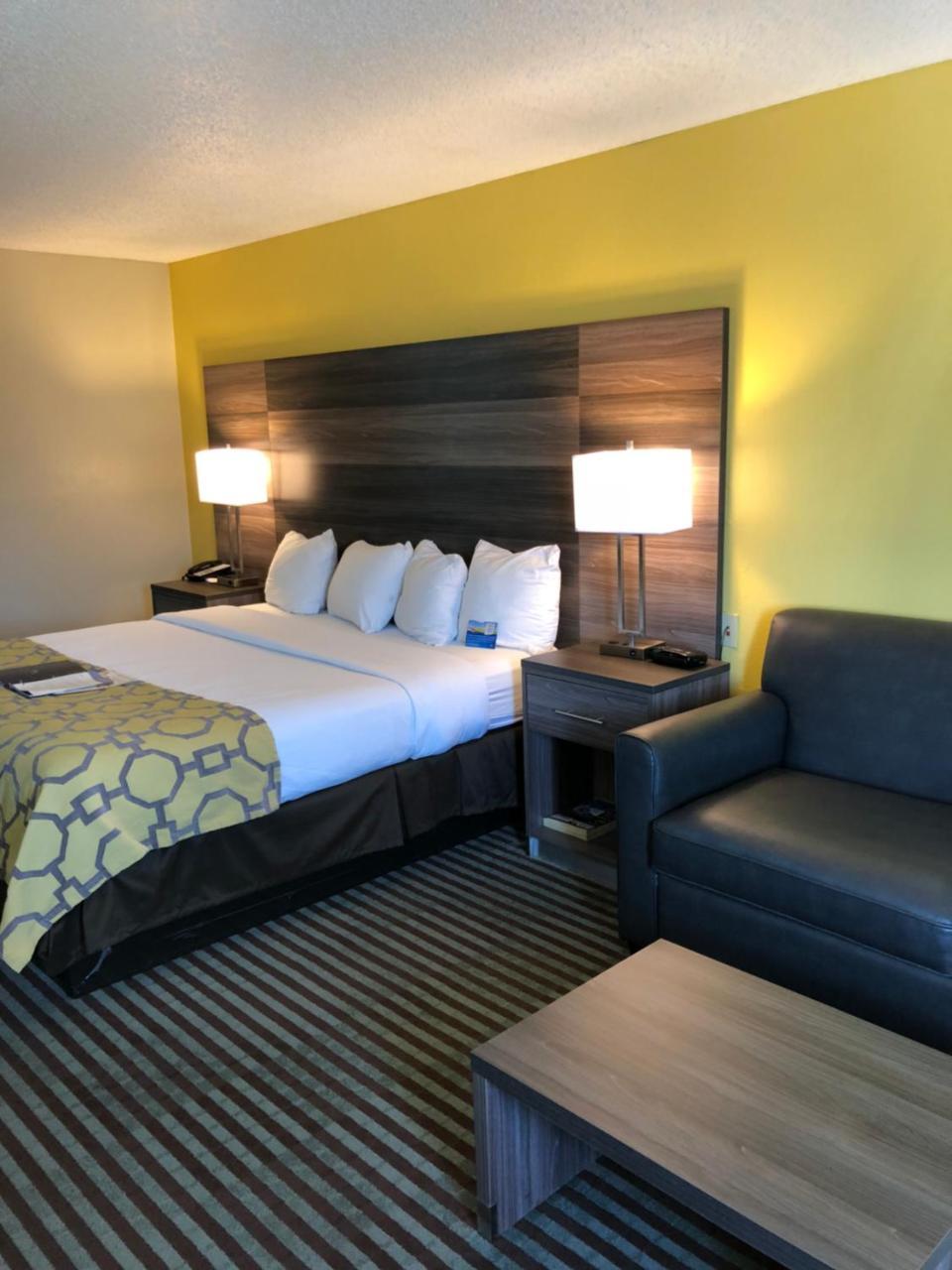 Hotel Baymont By Wyndham Airport 3*