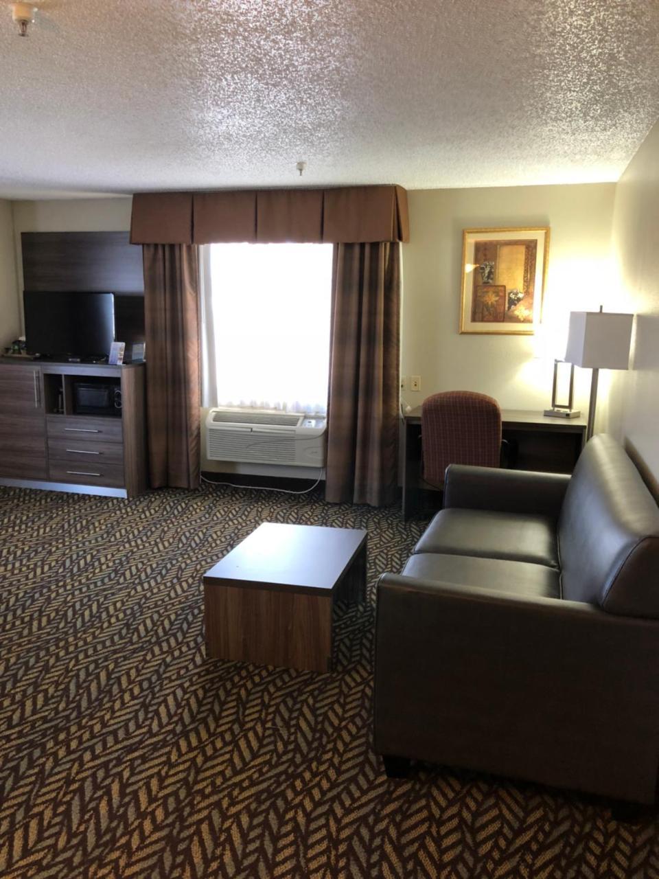 Hotel Baymont By Wyndham Airport